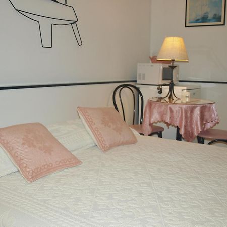 Hotel La Conchiglia Ла-Маддалена Номер фото