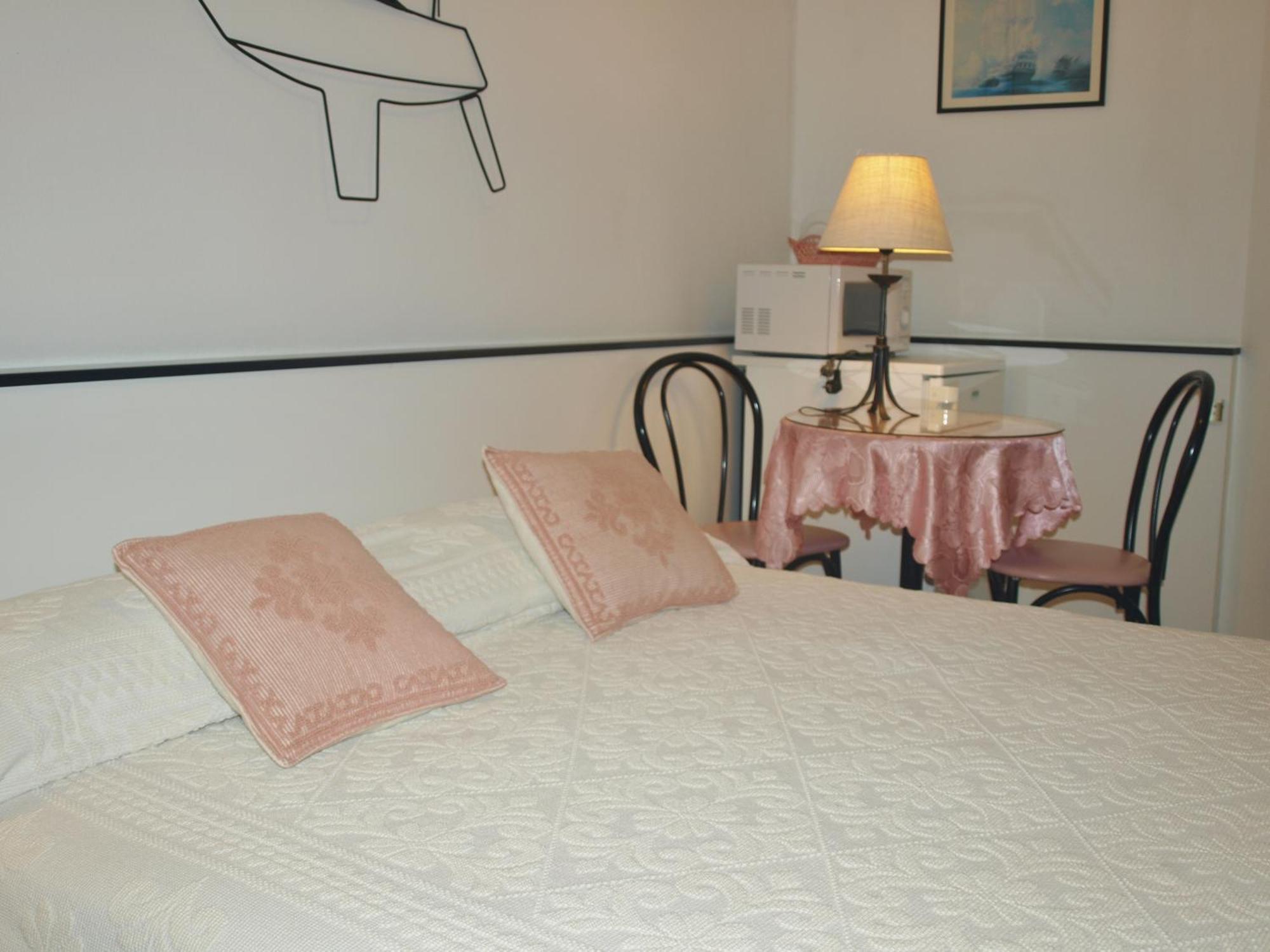 Hotel La Conchiglia Ла-Маддалена Номер фото