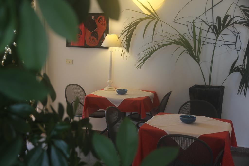 Hotel La Conchiglia Ла-Маддалена Экстерьер фото