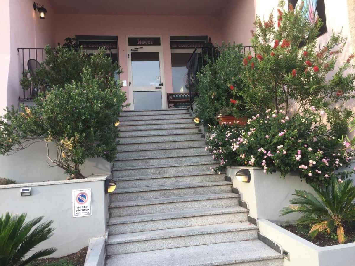 Hotel La Conchiglia Ла-Маддалена Экстерьер фото